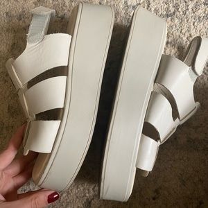 VAGABOND SHOEMAKERS PLATFORM SANDALS SIZE 39 (WOMENS 9) COLOR CREAM